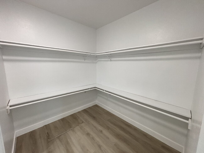 Building Photo - "Stunning Newly Remodeled 3-Bed Oasis with...