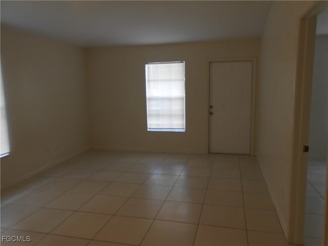Building Photo - 4944 Golfview Blvd