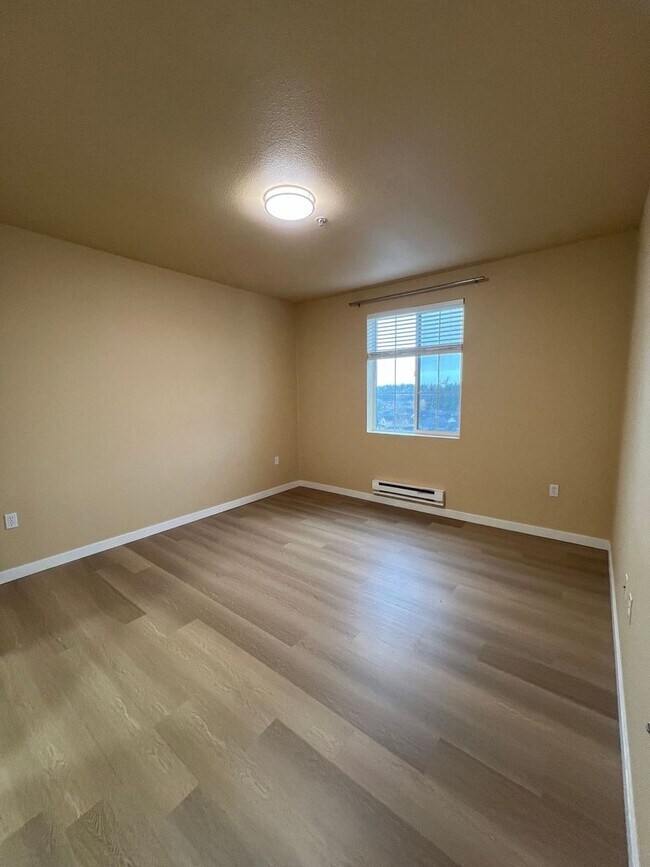 Building Photo - Beautiful Waterford Crossing 2 bedroom Condo