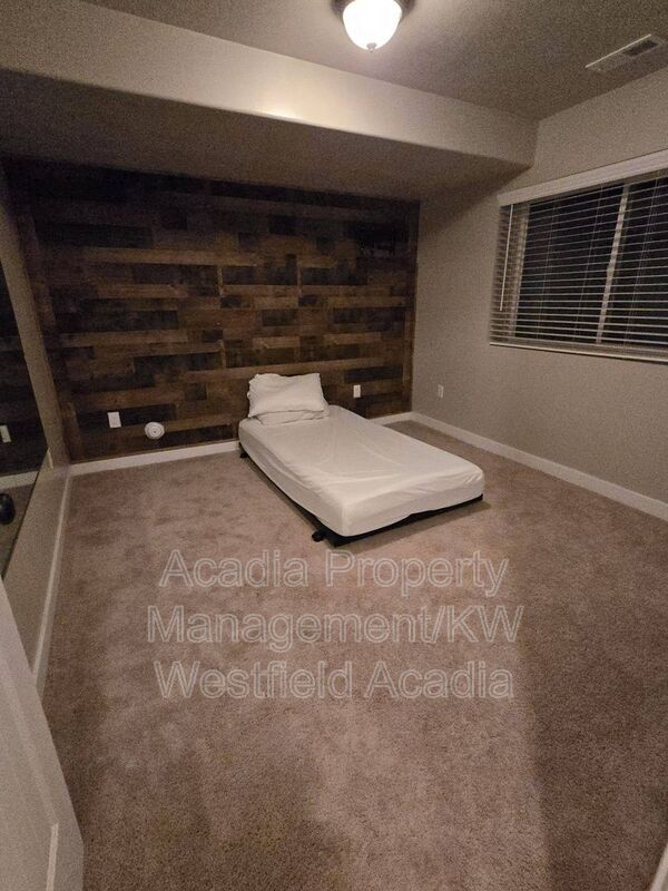 Building Photo - 15179 S Cantle Dr