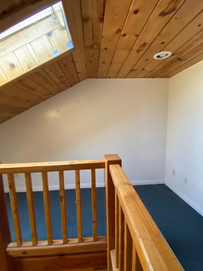 Building Photo - 6573 Del Playa Dr