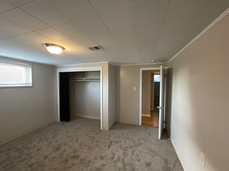 Basement bedroom - 7991 E Hampden Cir