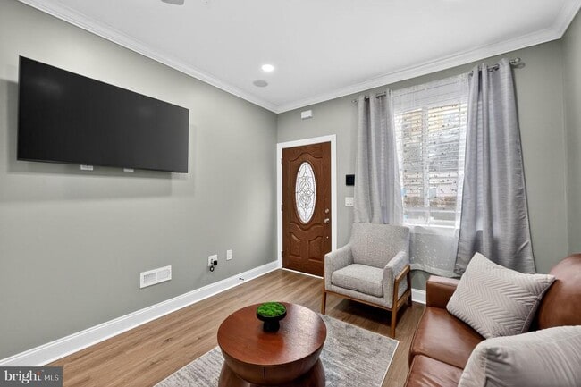 Building Photo - 2542 Arcadia St