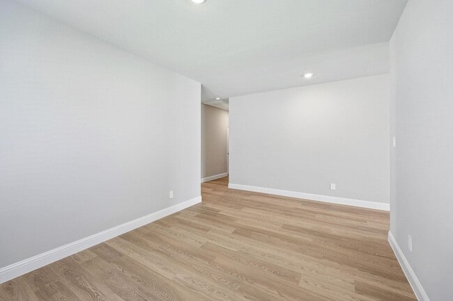 Building Photo - 409 Midnight Oak Dr