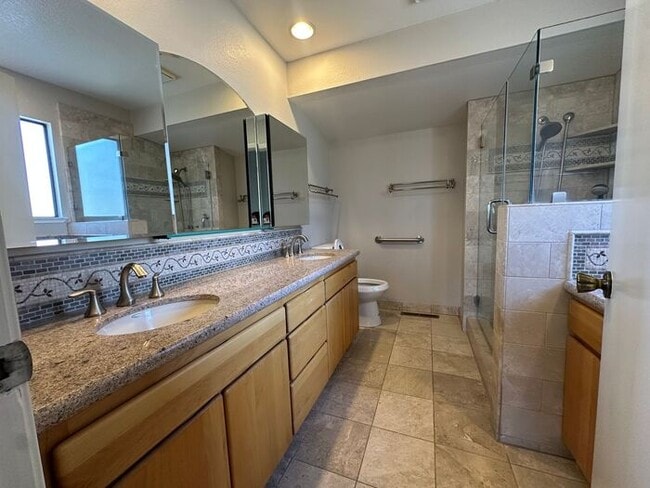 Building Photo - 285 Lemming Dr