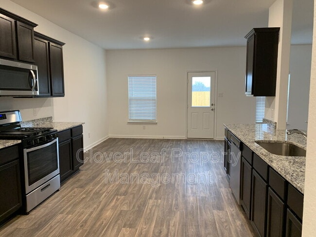 Building Photo - 751 Wonderland Trail