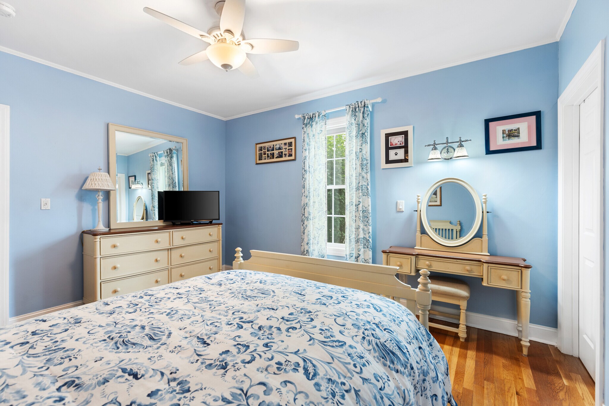 Building Photo - 46 Yale Ave