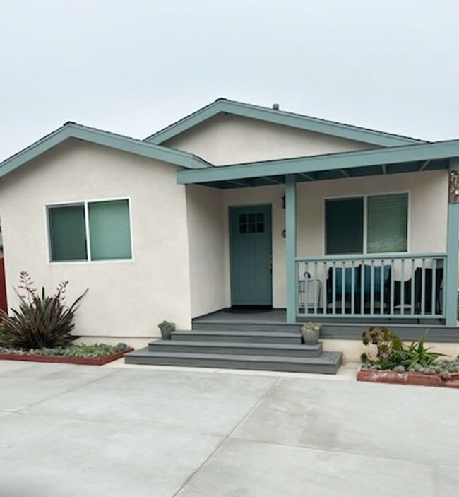 Primary Photo - Coastal Luxury Living – Fully Furnished Ho...