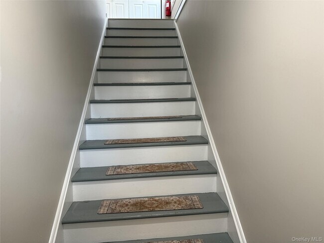 Building Photo - 341 Main St