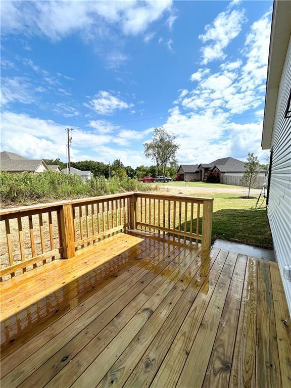 Building Photo - 10 Briscoe Ln