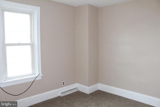 Building Photo - 23 W 2nd St