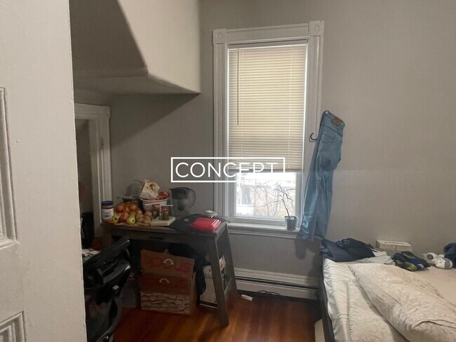 Building Photo - 65 Hillside St