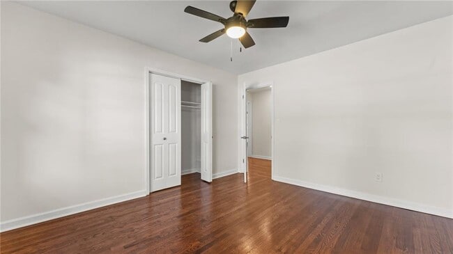 Building Photo - 2038 S Akin Dr