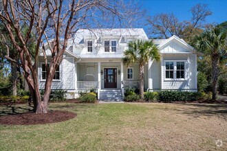 Building Photo - Fully Furnished Home In The Groves