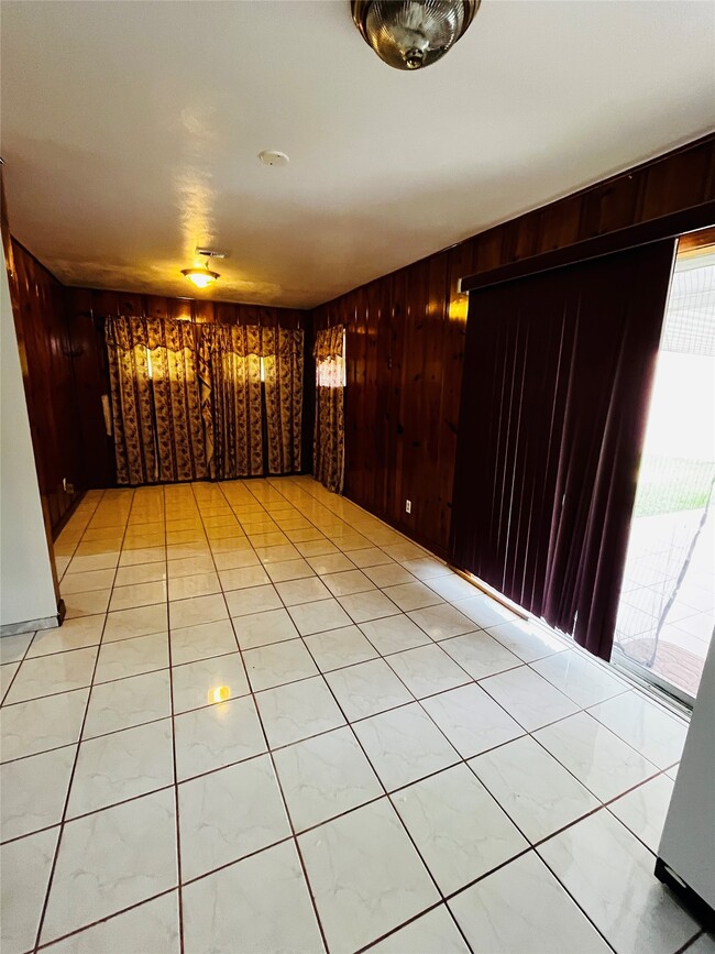 Building Photo - 13421 Utica St