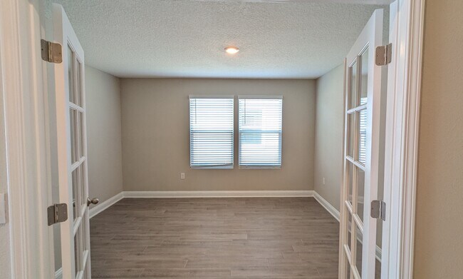 Building Photo - 126 Zancara St