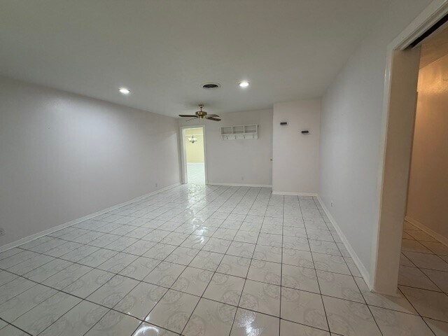 Building Photo - 402 Dunwick Ln