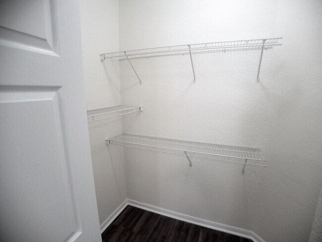 Building Photo - City View Wood Floor Updated Kitchen  2/2 condo at Park North Downtown Orlando