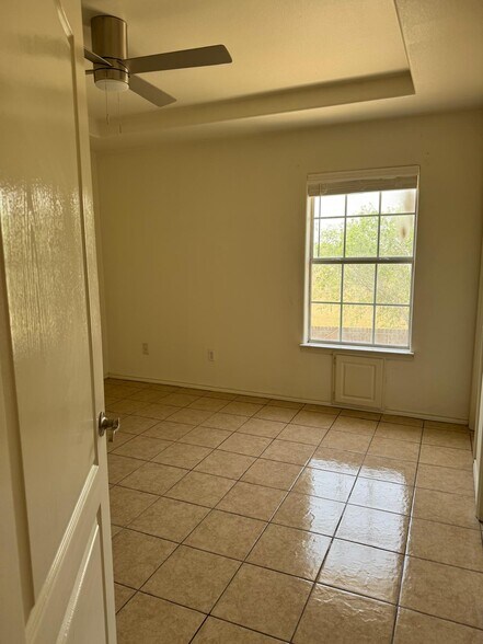 Building Photo - 1313 N Sal St