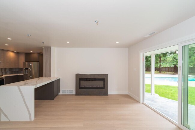 Building Photo - 9 Odell Pl