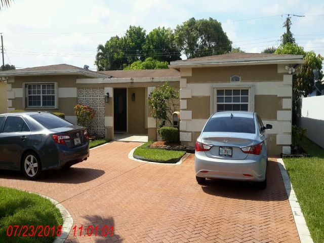 Primary Photo - 7956 LASALLE BLVD
