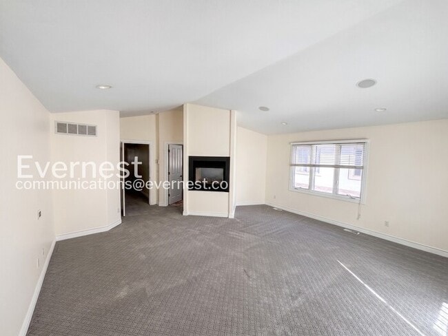 Building Photo - 268 S Garfield St