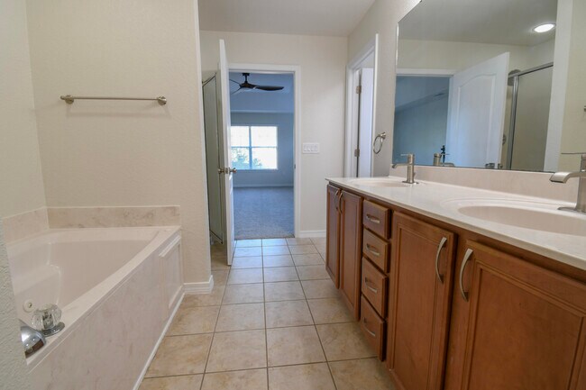 Building Photo - 735 Loblolly Bay Dr