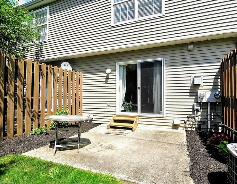 Building Photo - 1368 Meadow Run