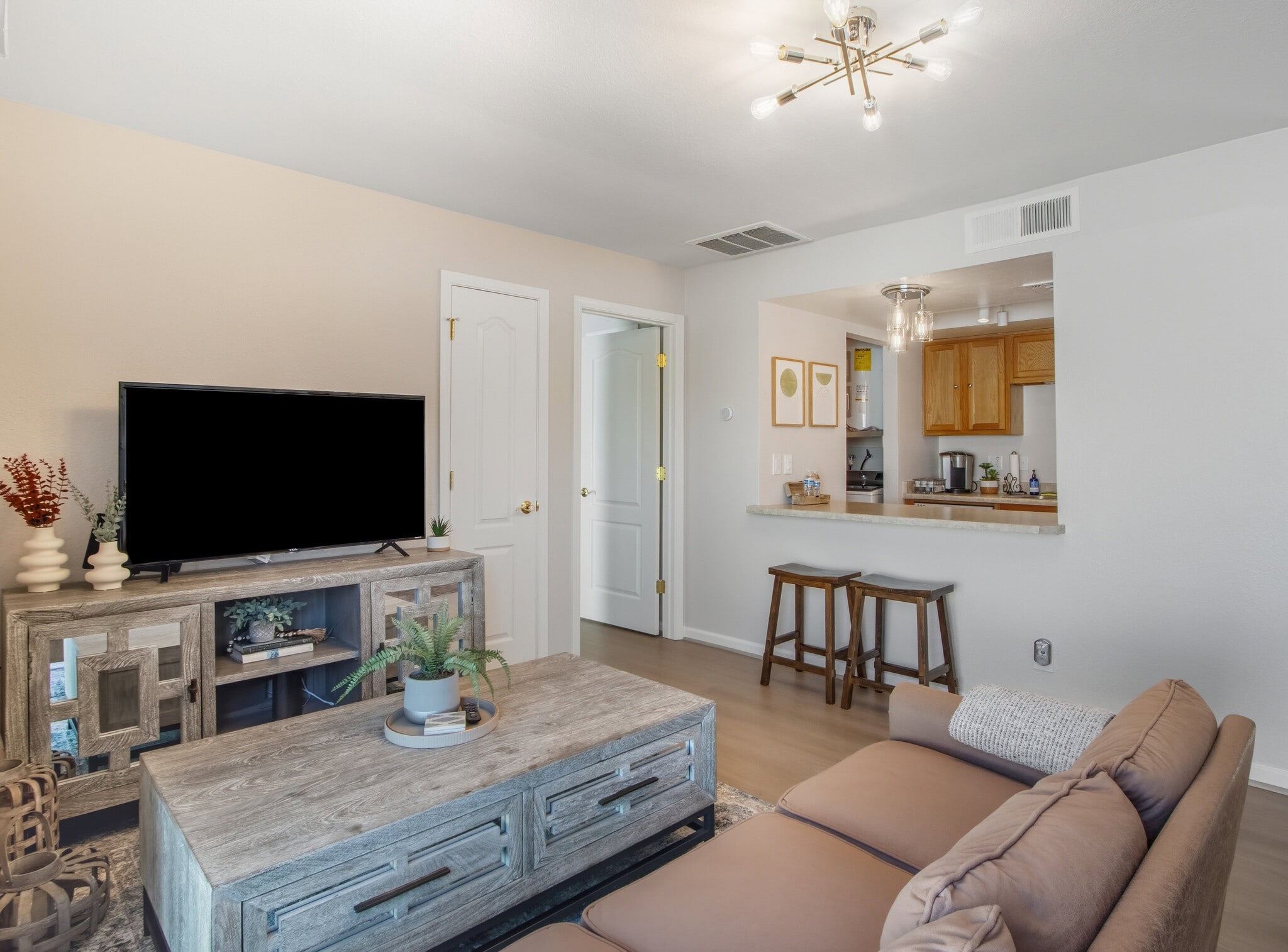 Building Photo - 8568 E Indian School Rd