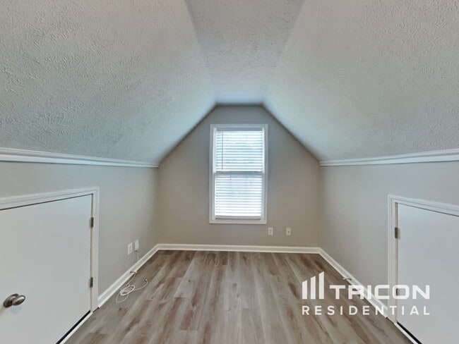Building Photo - 3508 Oak Creek Dr