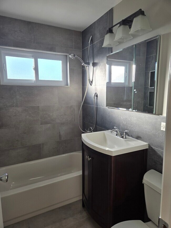 Building Photo - 6830 W Lode Dr