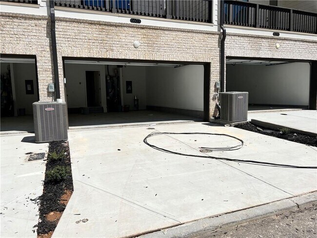 Building Photo - 6605 Beacon Dr