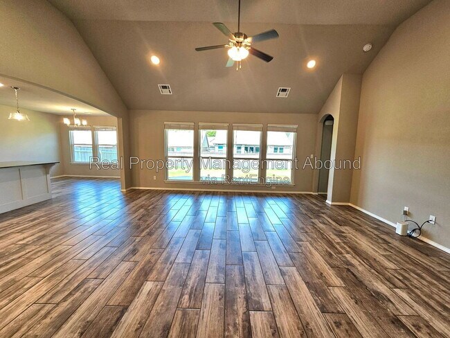 Building Photo - 3706 S 13th Pl