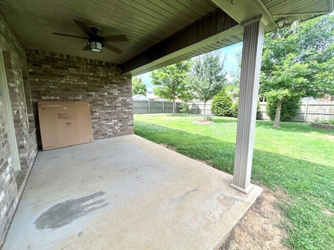 Building Photo - $250 off-MOVE IN SPECIAL!!
