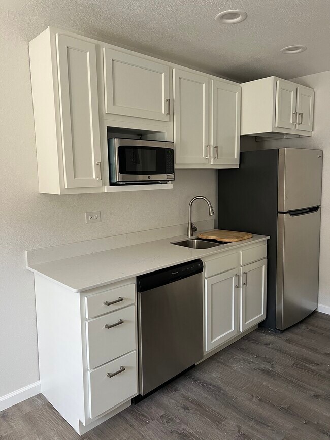 Building Photo - 1601 Pennsylvania St NE