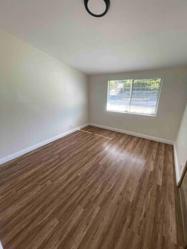 Building Photo - BEAUTIFULLY REMODELED GRANADA HILLS HOME!