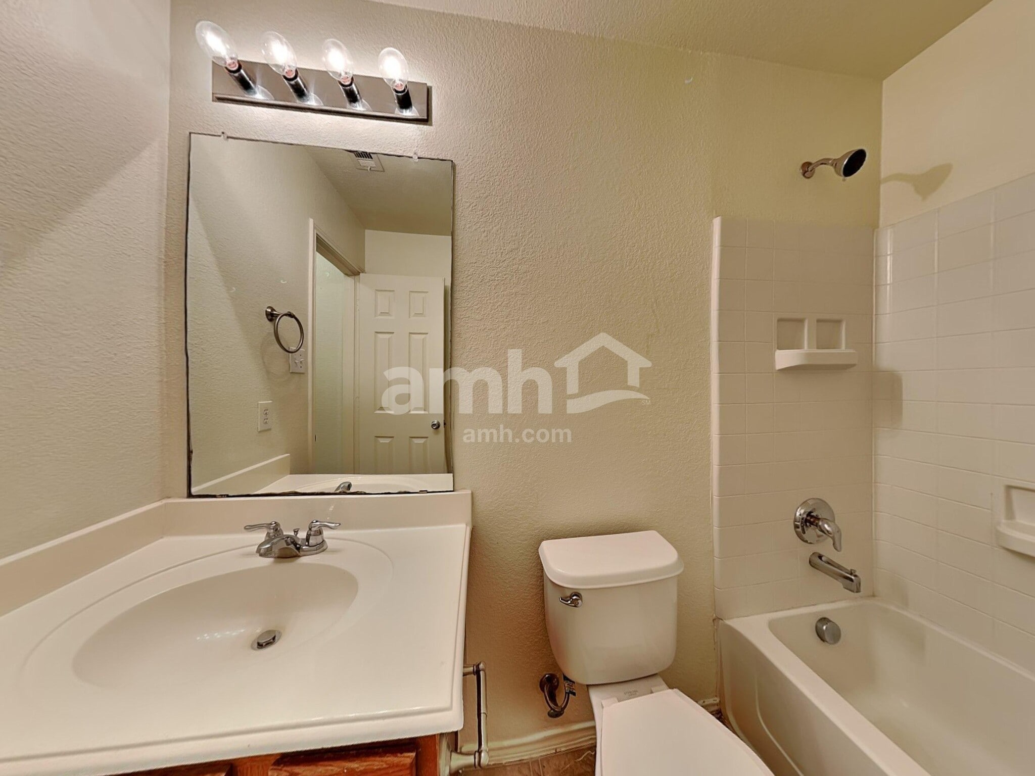 Building Photo - 10624 Cochron Dr