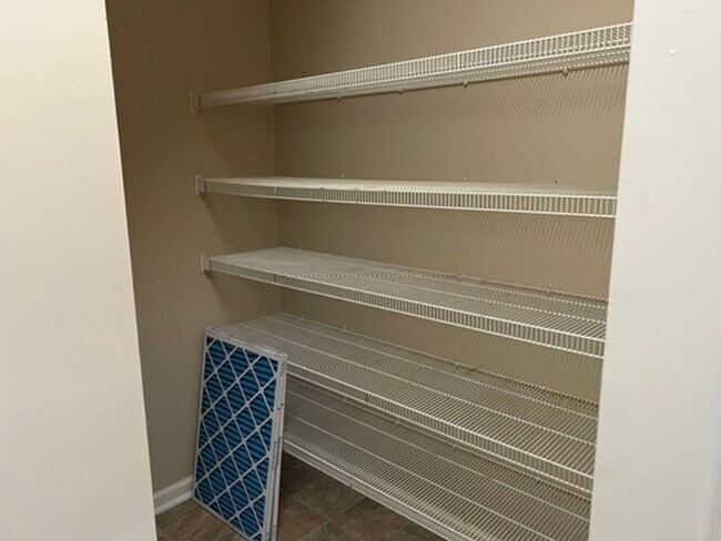 Building Photo - Newly Updated Townhome in Olde Town Village, Bluffton