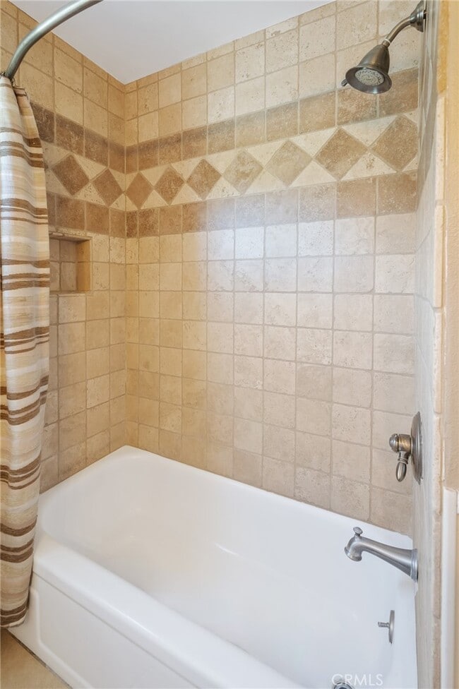 Building Photo - 4637 Hackett Ave