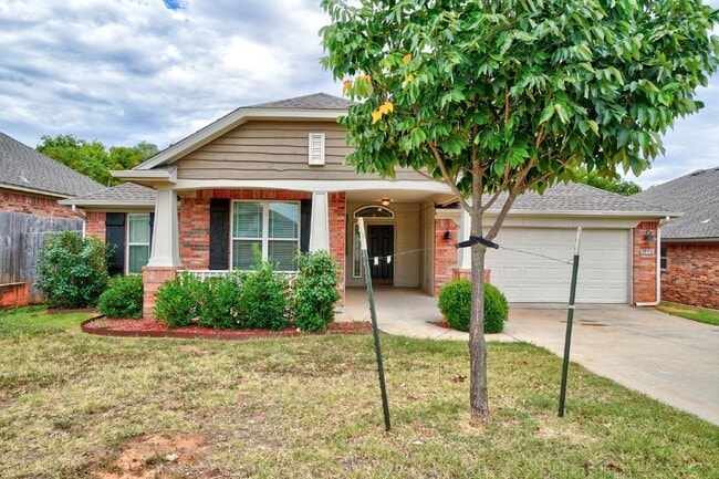 Building Photo - 3900 Sierra Vista Way