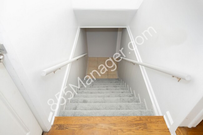 Building Photo - Charming Ranch Home: 3 Bed, 2.5 Bath in Wa...