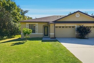 Building Photo - 954 E Broadway St