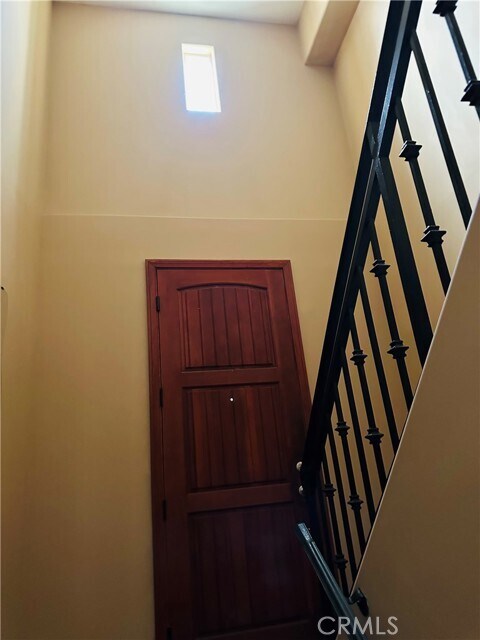 Building Photo - 5555 Carpenter Ave