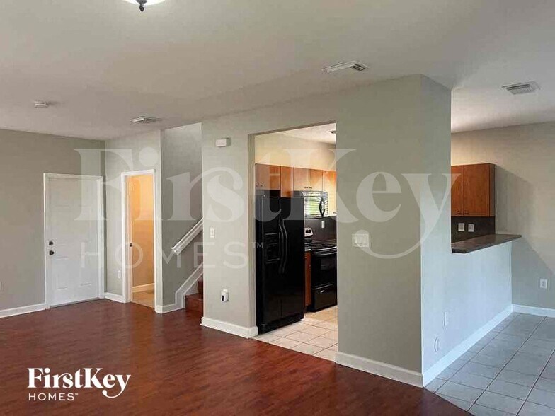 Building Photo - 3143 NE 4th St