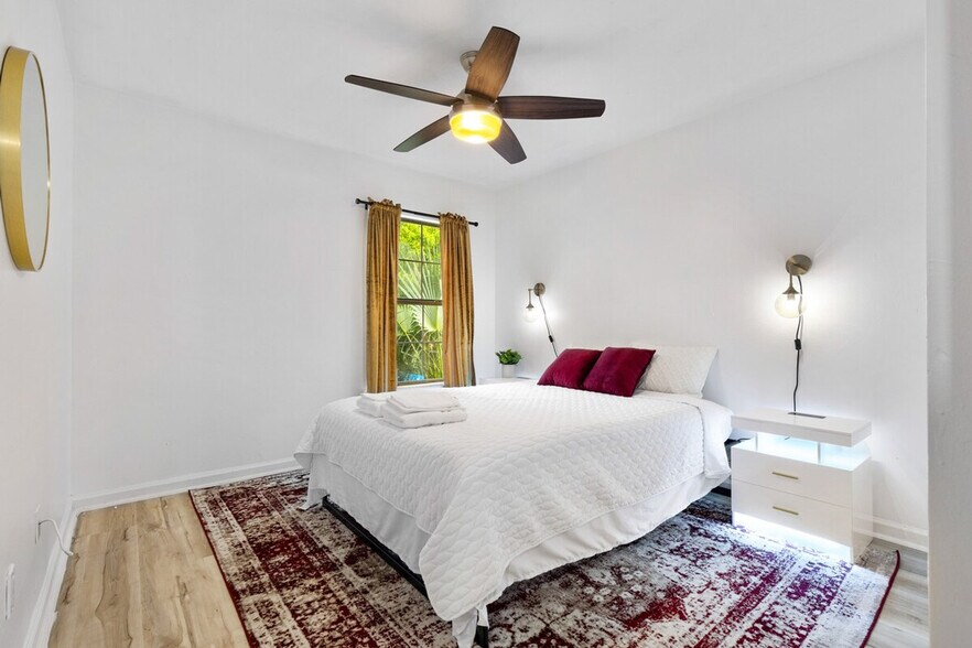 Building Photo - 1308 W Brevard St