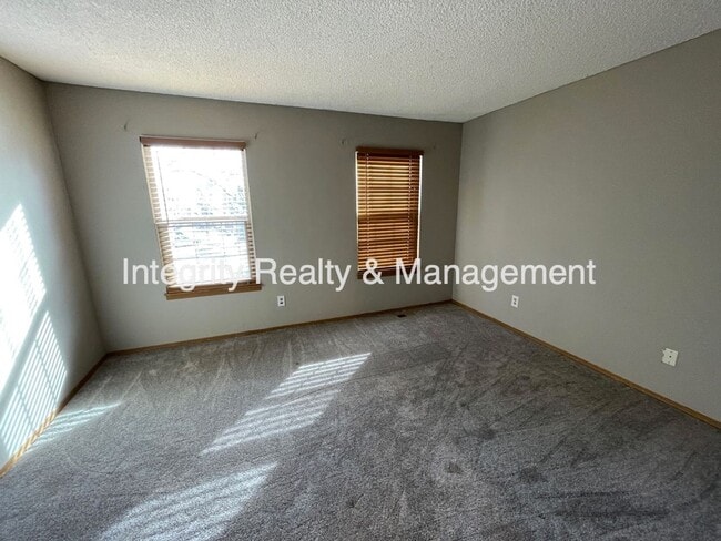 Building Photo - 2626 E Nichols Cir