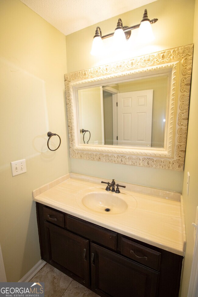 Building Photo - 1103 Wigwam Ct
