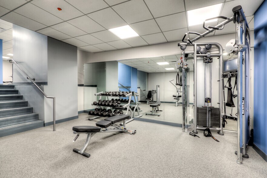 The Seneca Apartments 200 E Chestnut St Chicago IL 60611 Apartment