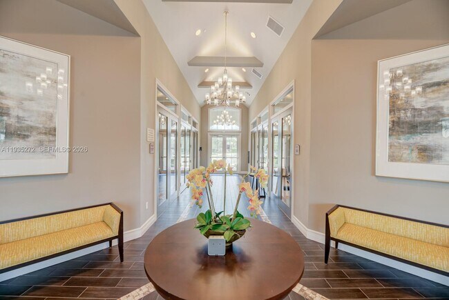 Building Photo - 1023 Eucalyptus Dr