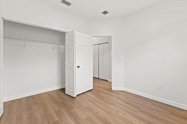 Building Photo - 4903 Schooner Dr